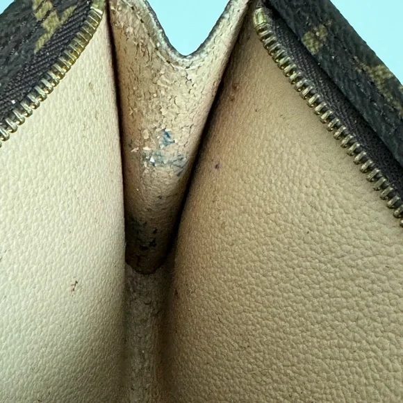 ❗️SOLD❗️Louis Vuitton monogram pouch - Picture 6 of 10